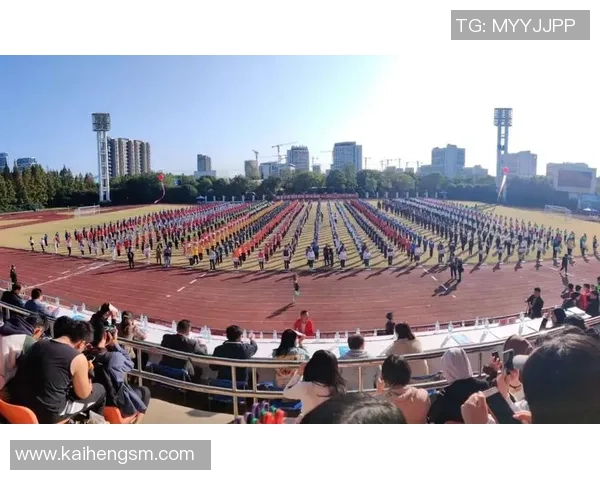 上海大学足球队奋勇拼搏展现青春风采助力校园文化建设与体育精神传承